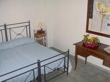 Donna Rosa Sant'Alessio Siculo