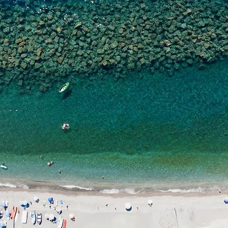 Donna Rosa SantʼAlessio Siculo
