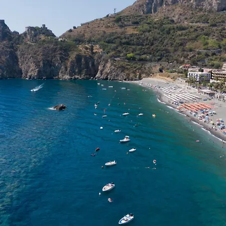 Donna Rosa 3* SantʼAlessio Siculo
