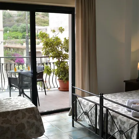 Donna Rosa Hotel 3*