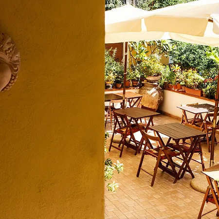 Donna Rosa SantʼAlessio Siculo