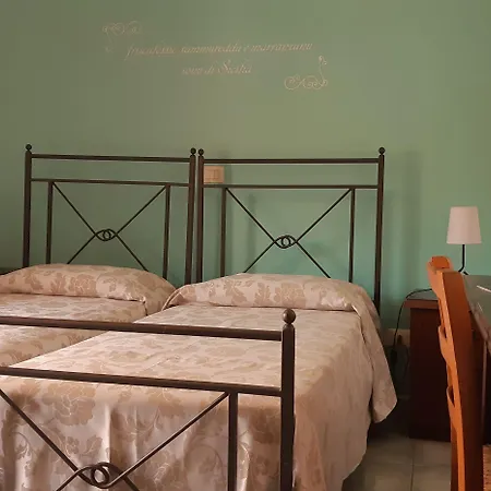 Donna Rosa Hotel SantʼAlessio Siculo