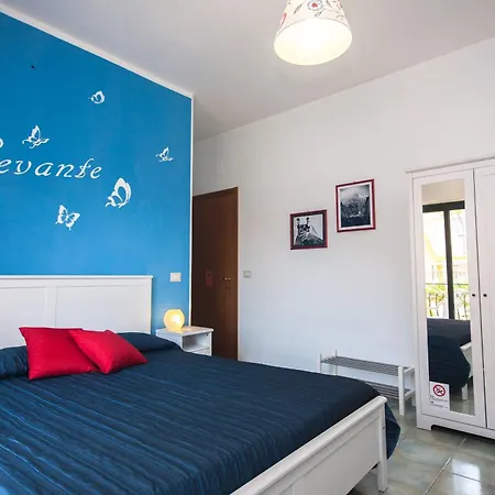 Donna Rosa SantʼAlessio Siculo