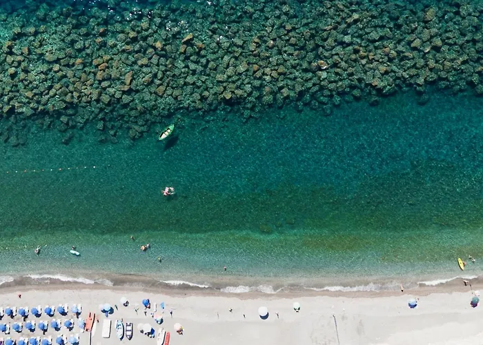 Donna Rosa SantʼAlessio Siculo