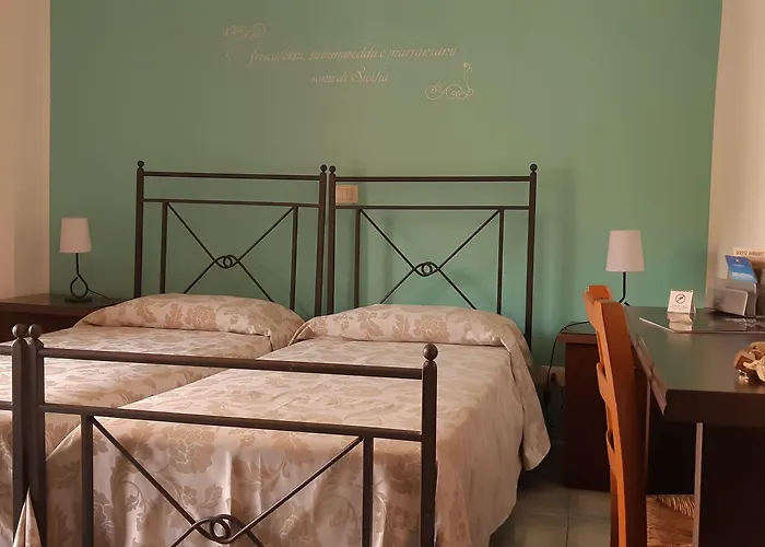 Donna Rosa Hotel SantʼAlessio Siculo